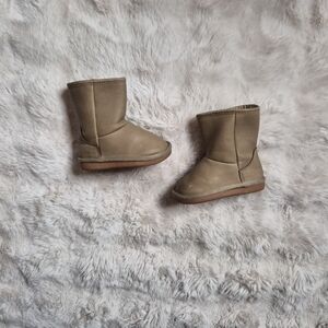Little Girl Toddler Boots Shoes Winter Size 4 Tan Brown Simple Joys Carter's ✨️